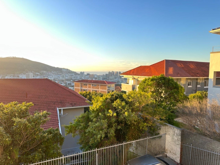 To Let 2 Bedroom Property for Rent in Vredehoek Western Cape